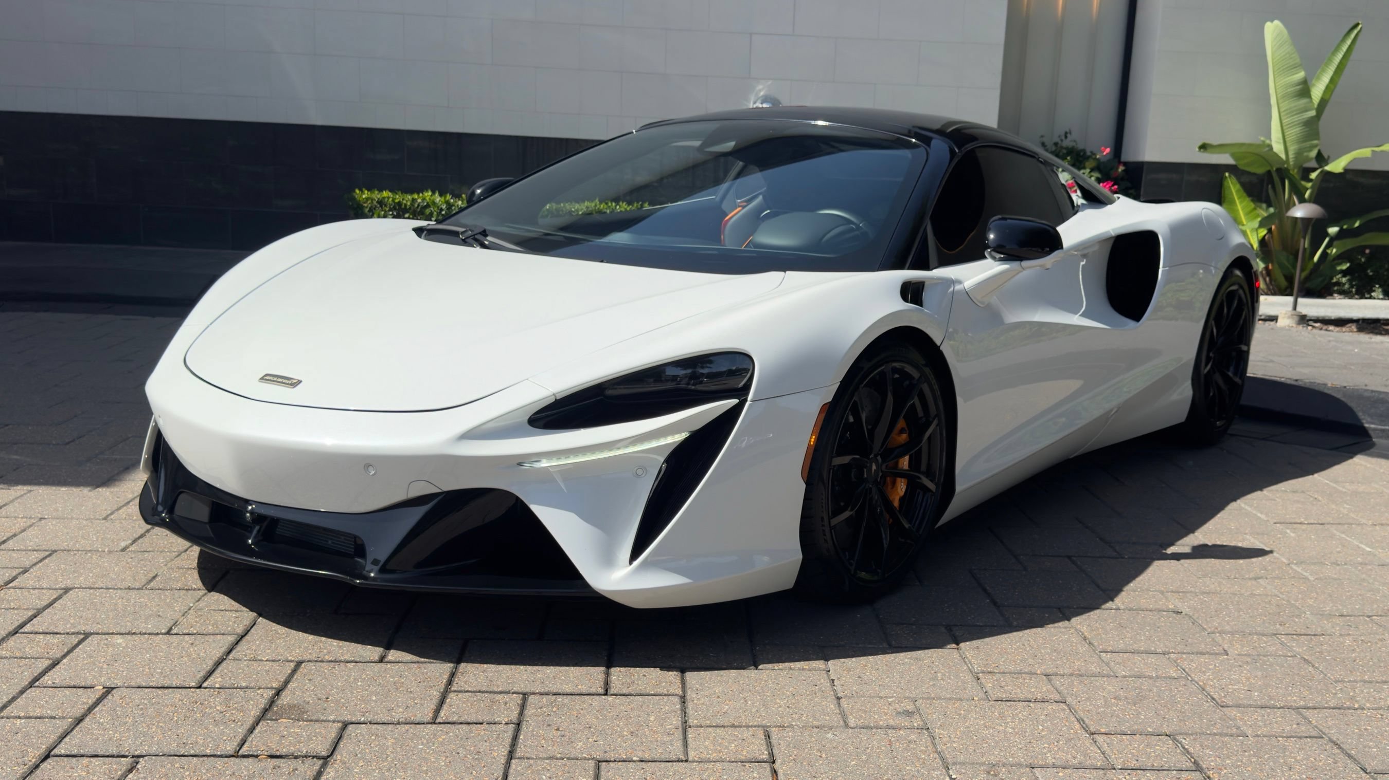 Used 2025 McLaren Artura Spider RWD video 1