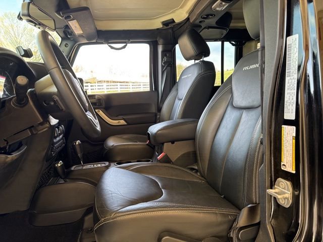 Used 2016 Jeep Wrangler Unlimited Rubicon w/ Connectivity Group image 3