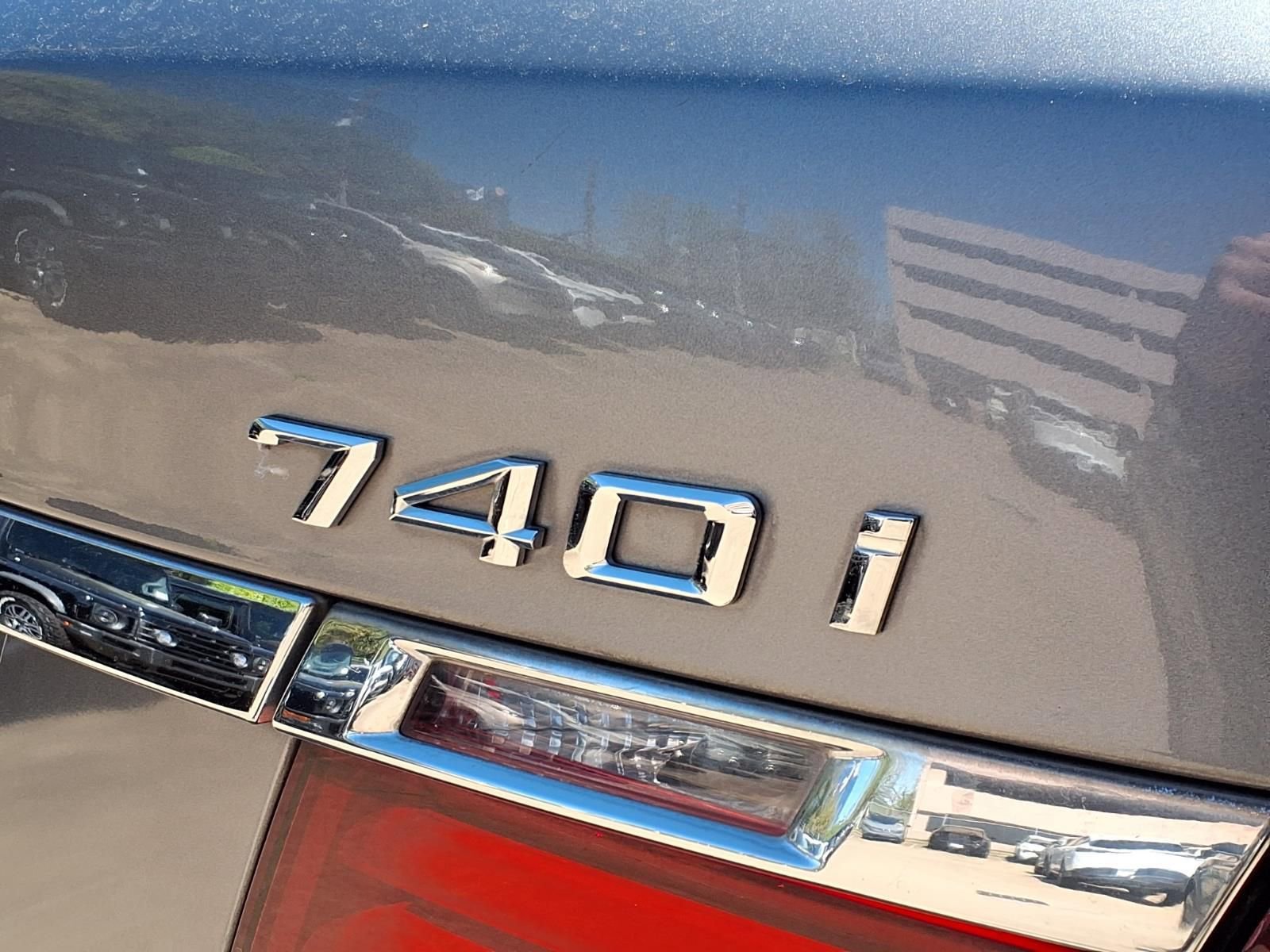 Used 2013 BMW 740i RWD image 10