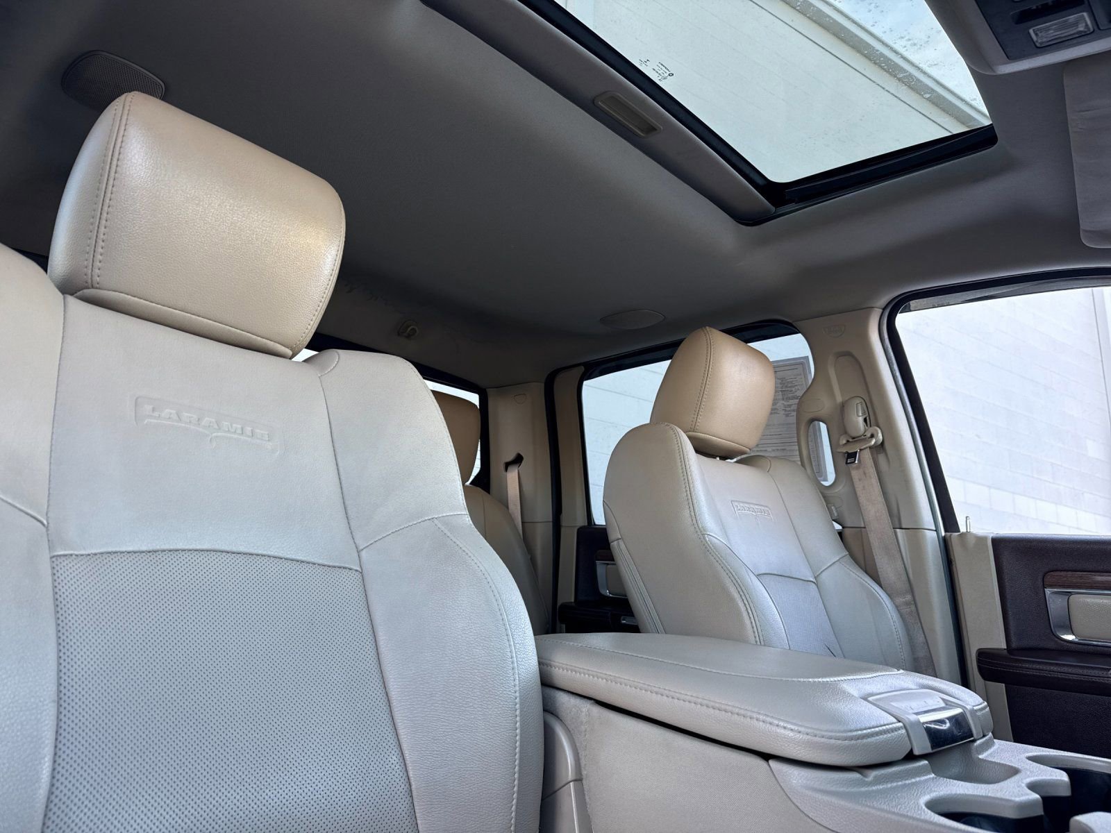 Used 2014 RAM 3500 Laramie w/ Cold Weather Group image 17