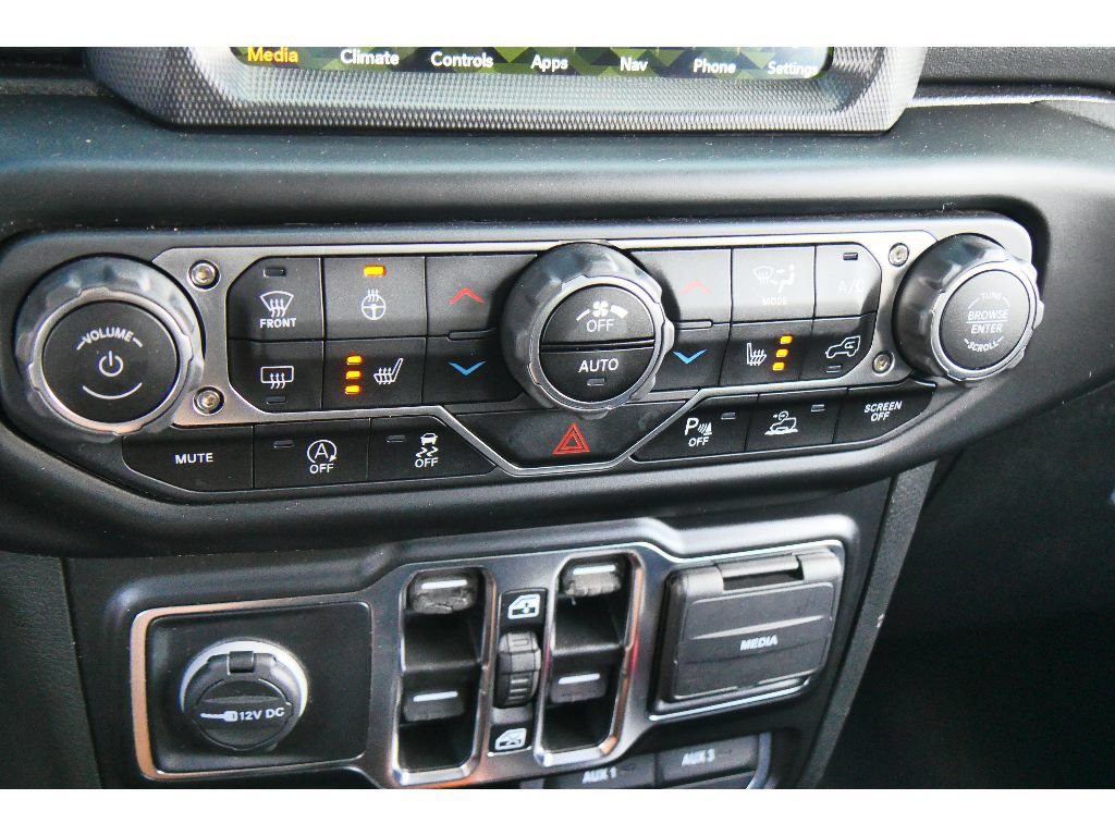 Used 2022 Jeep Wrangler Unlimited Sahara AWD/4WD image 24