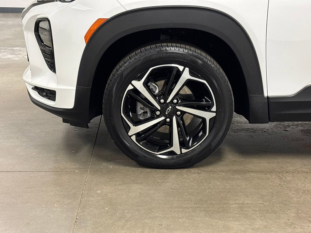 Certified 2022 Chevrolet TrailBlazer RS w/ Sun and Liftgate Package image 9
