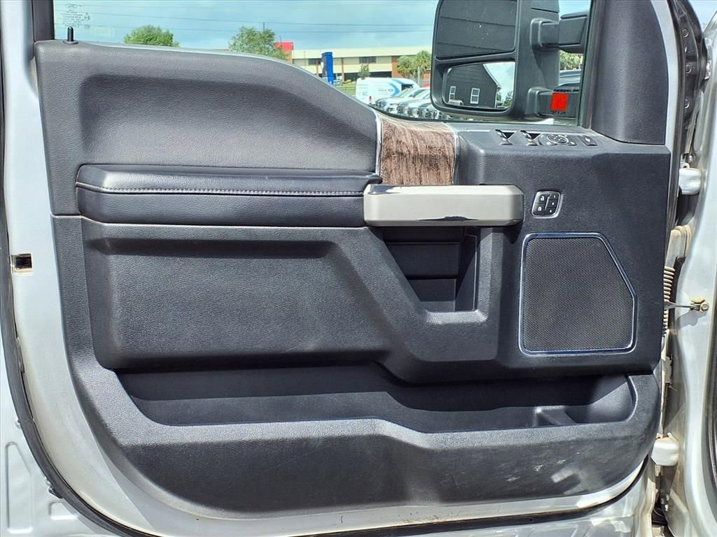 Used 2019 Ford F250 Lariat w/ Lariat Ultimate Package image 27