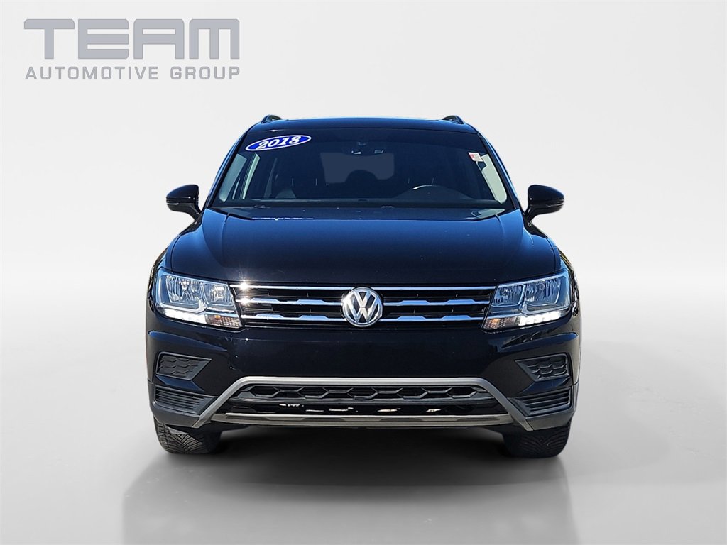 Used 2018 Volkswagen Tiguan SE w/ Panoramic Sunroof Package image 2