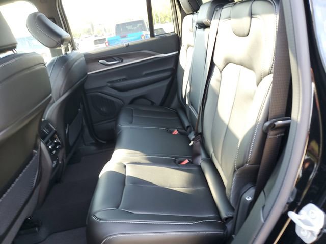 New 2025 Jeep Grand Cherokee Limited w/ Luxury Tech Group II image 19