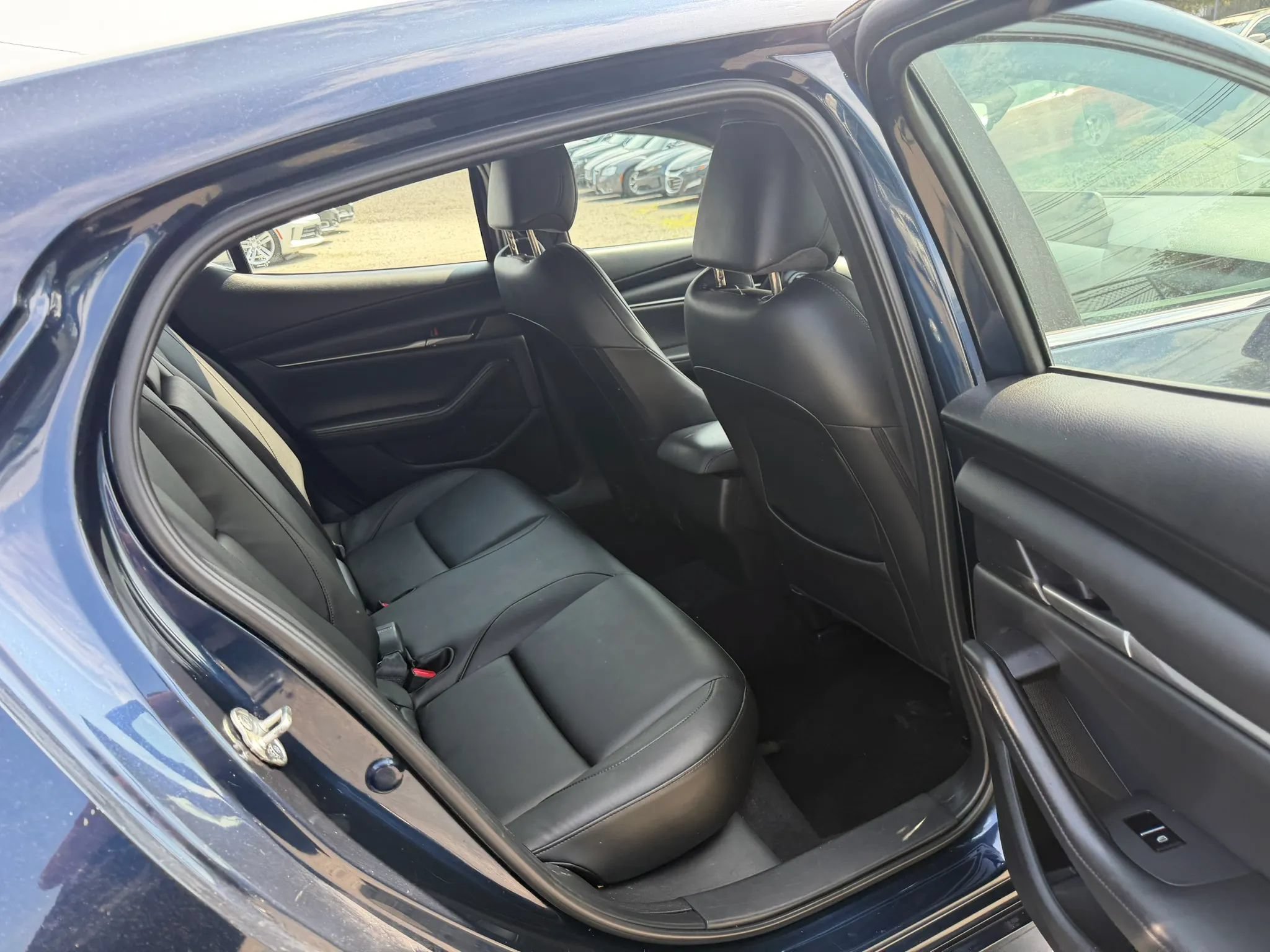Used 2020 MAZDA MAZDA3 Hatchback FWD image 24