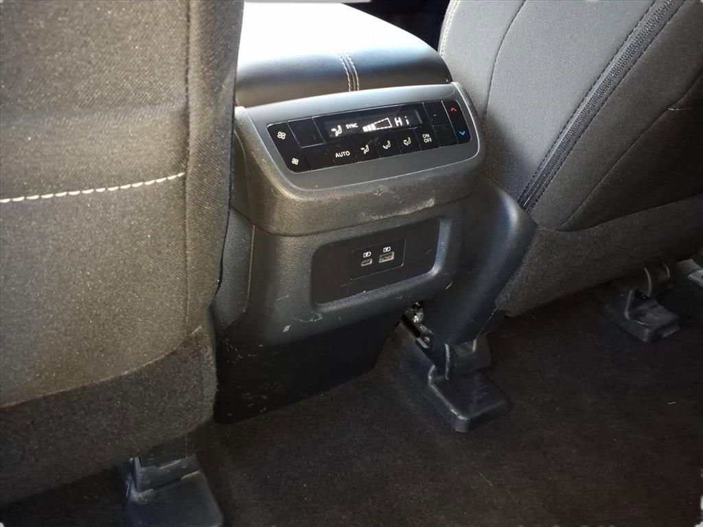 Used 2025 Nissan Pathfinder SV image 14