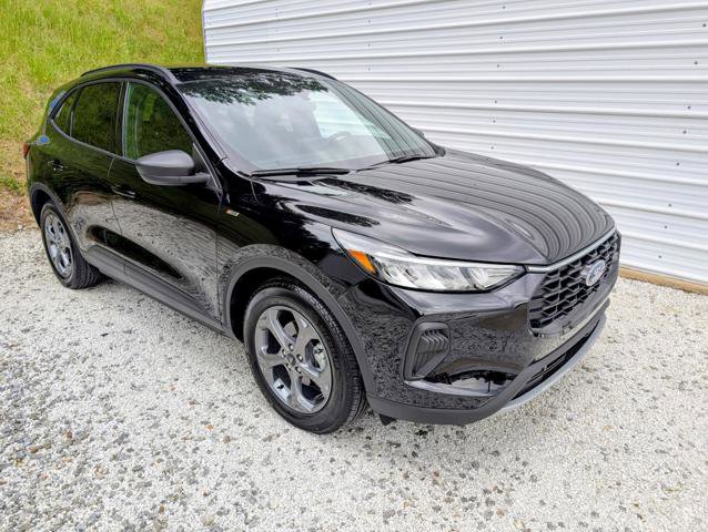 Used 2025 Ford Escape ST-Line w/ Cold Weather Package FWD image 1