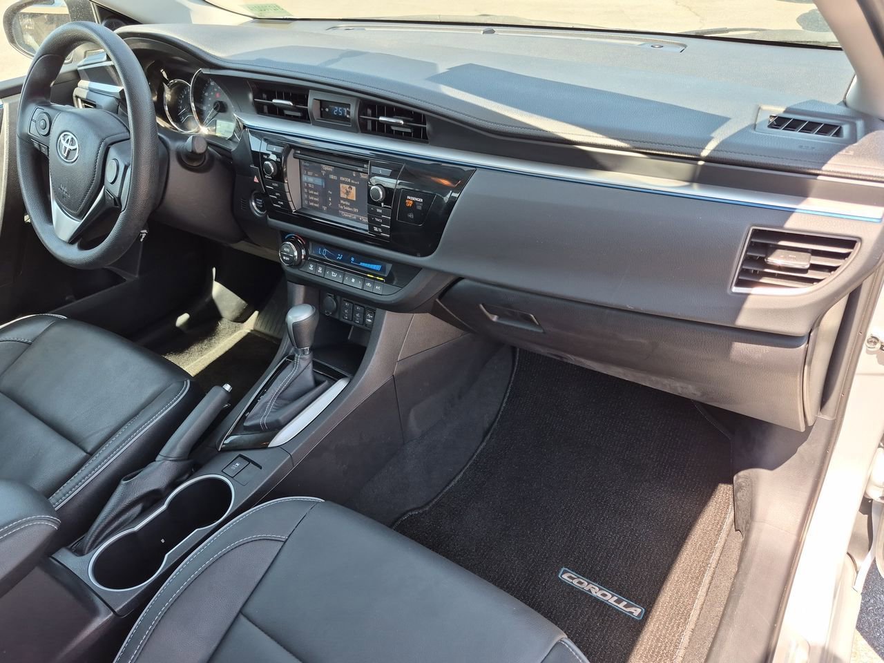 Used 2014 Toyota Corolla LE Premium w/ Driver Convenience Package FWD image 29