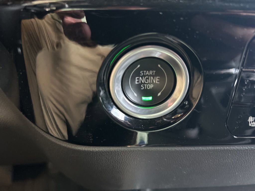 Used 2023 GMC Sierra 1500 SLT w/ SLT Premium Package image 19