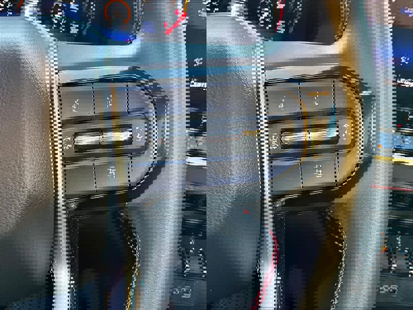 Used 2024 Chevrolet Colorado Z71 w/ Z71 Convenience Package 2 image 23