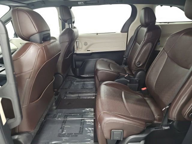 Certified 2022 Toyota Sienna Platinum FWD image 30