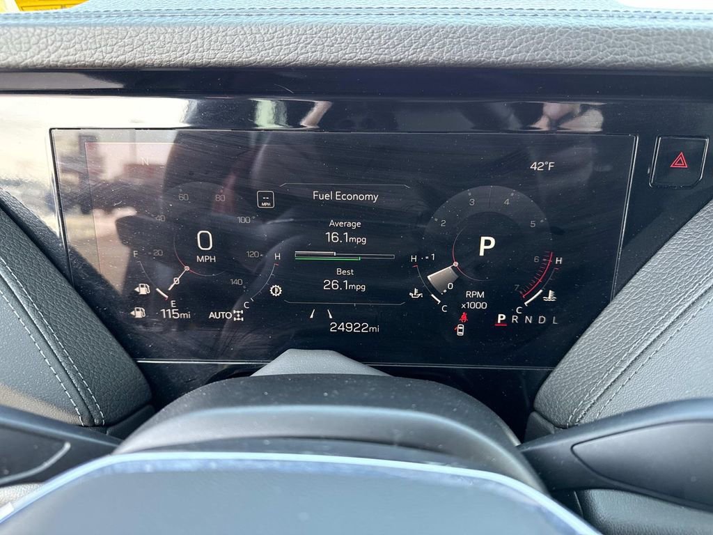 Used 2025 GMC Yukon Denali AWD/4WD image 13