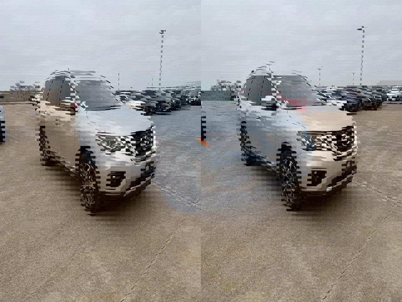 Used 2019 Nissan Pathfinder Platinum image 1