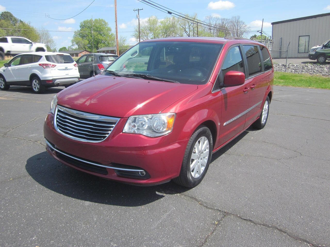 Used 2015 Chrysler Town & Country Touring FWD image 2
