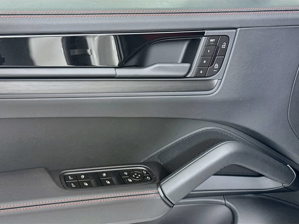New 2026 Porsche Cayenne GTS AWD/4WD image 20