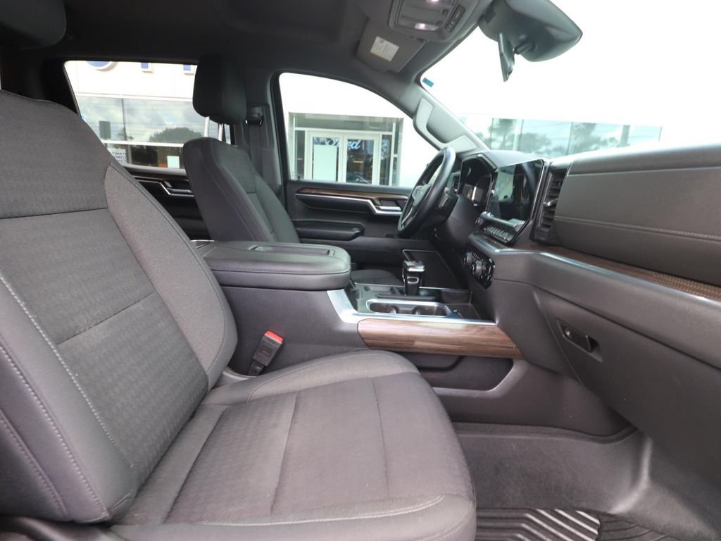Used 2022 Chevrolet Silverado 1500 LT Trail Boss AWD/4WD image 14