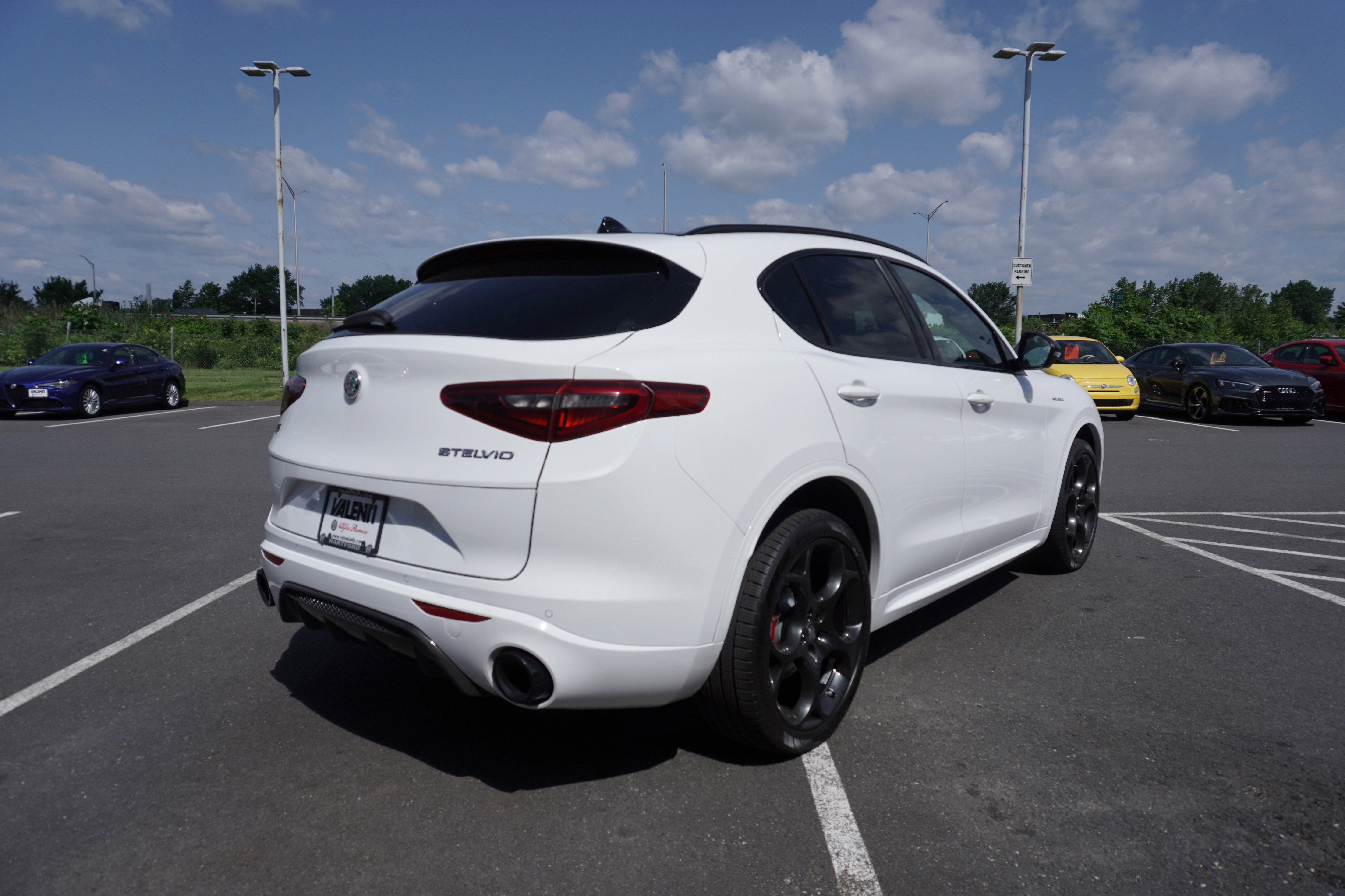 Used 2023 Alfa Romeo Stelvio Veloce image 7