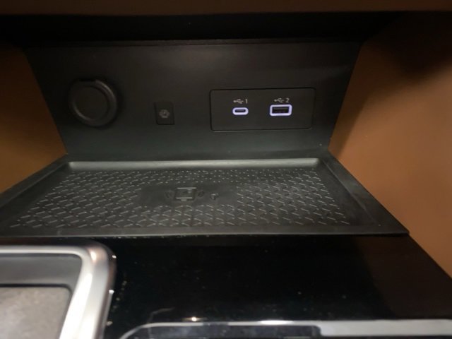 Used 2024 Nissan Pathfinder Platinum image 25