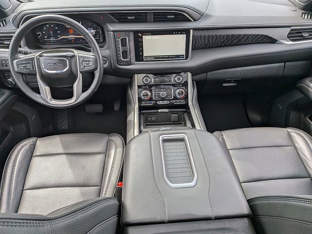 Used 2024 GMC Yukon XL Denali AWD/4WD image 16