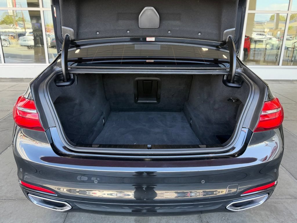 Used 2016 BMW 750i RWD image 15