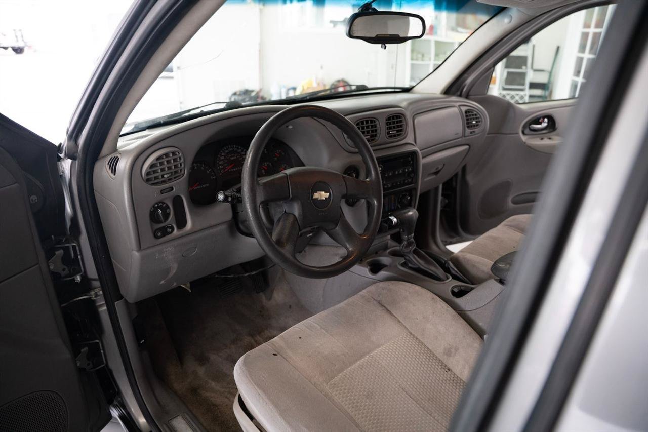 Used 2007 Chevrolet TrailBlazer LS w/ LS Preferred Equipment Group AWD/4WD image 11