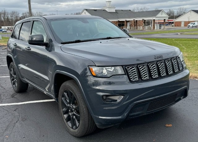 Used 2018 Jeep Grand Cherokee Altitude AWD/4WD image 2