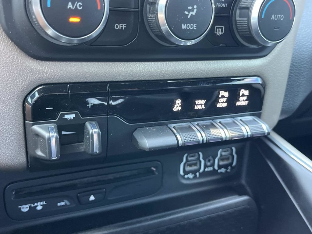 Used 2019 RAM 1500 Laramie w/ Sport Appearance Package AWD/4WD image 39
