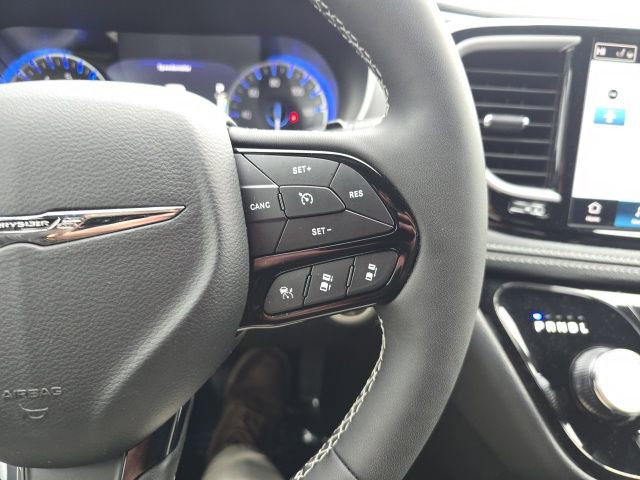 Certified 2024 Chrysler Pacifica Touring-L w/ S Appearance Package image 15