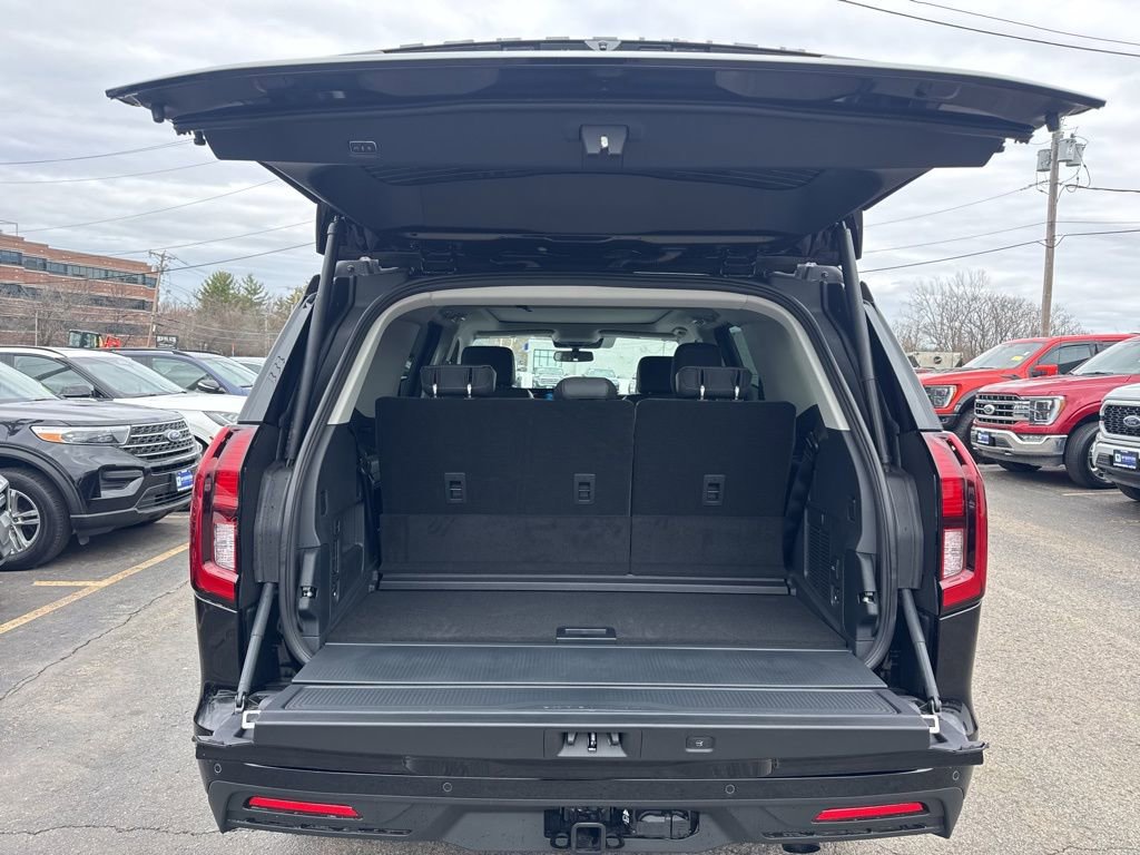 New 2026 Ford Expedition Active image 8