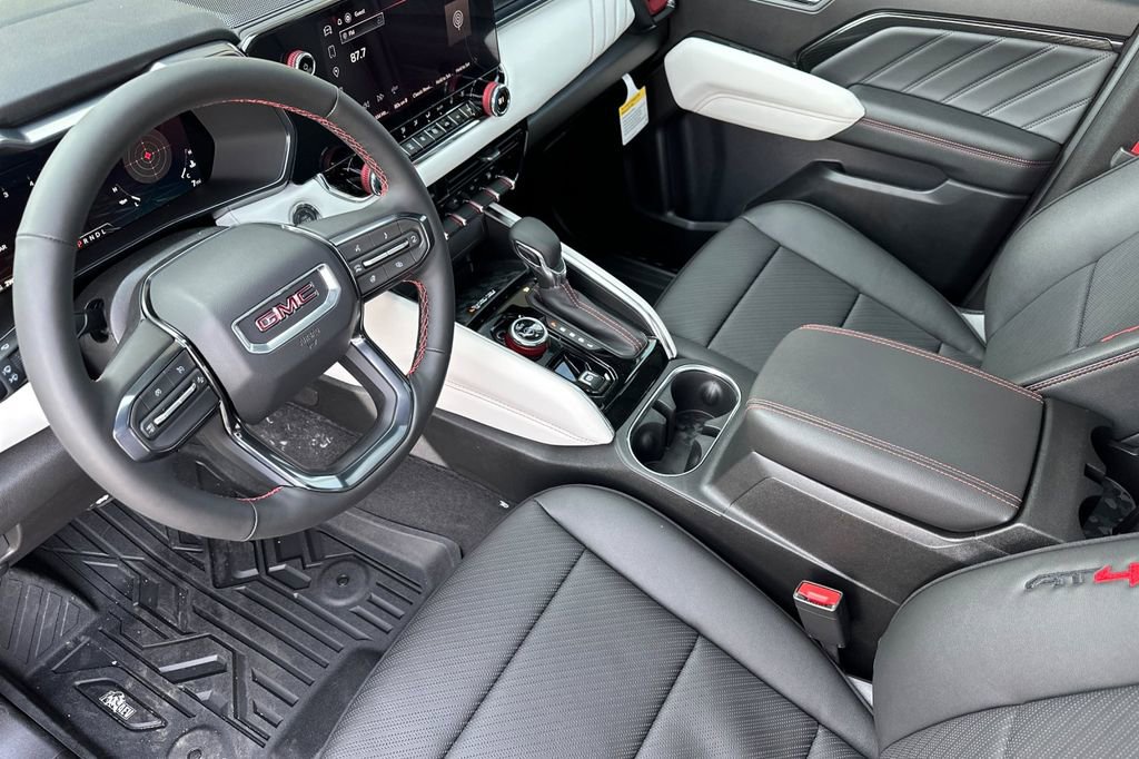 New 2026 GMC Canyon AT4X w/ AT4X AEV Edition AWD/4WD image 8