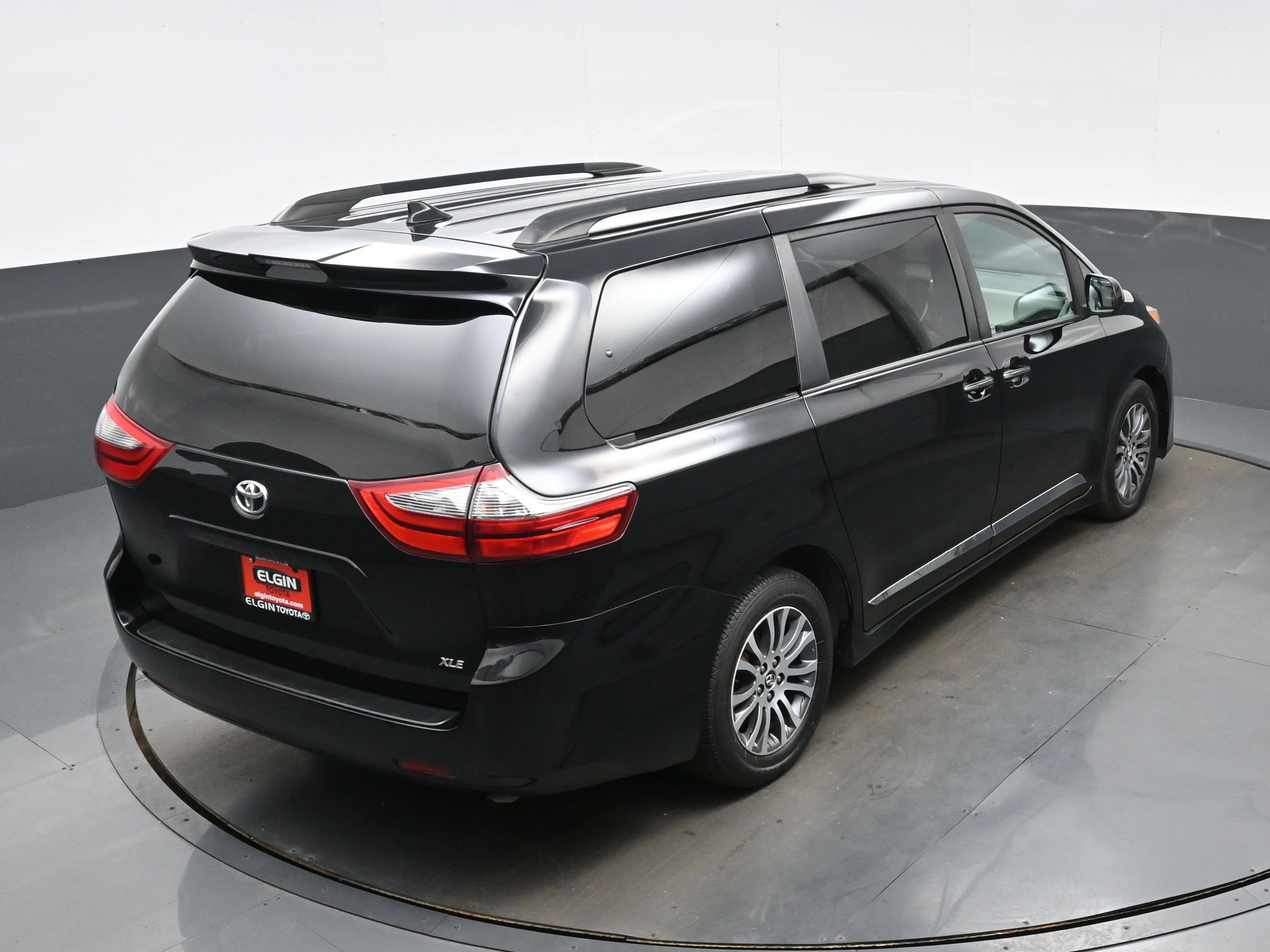 Used 2020 Toyota Sienna XLE FWD image 39