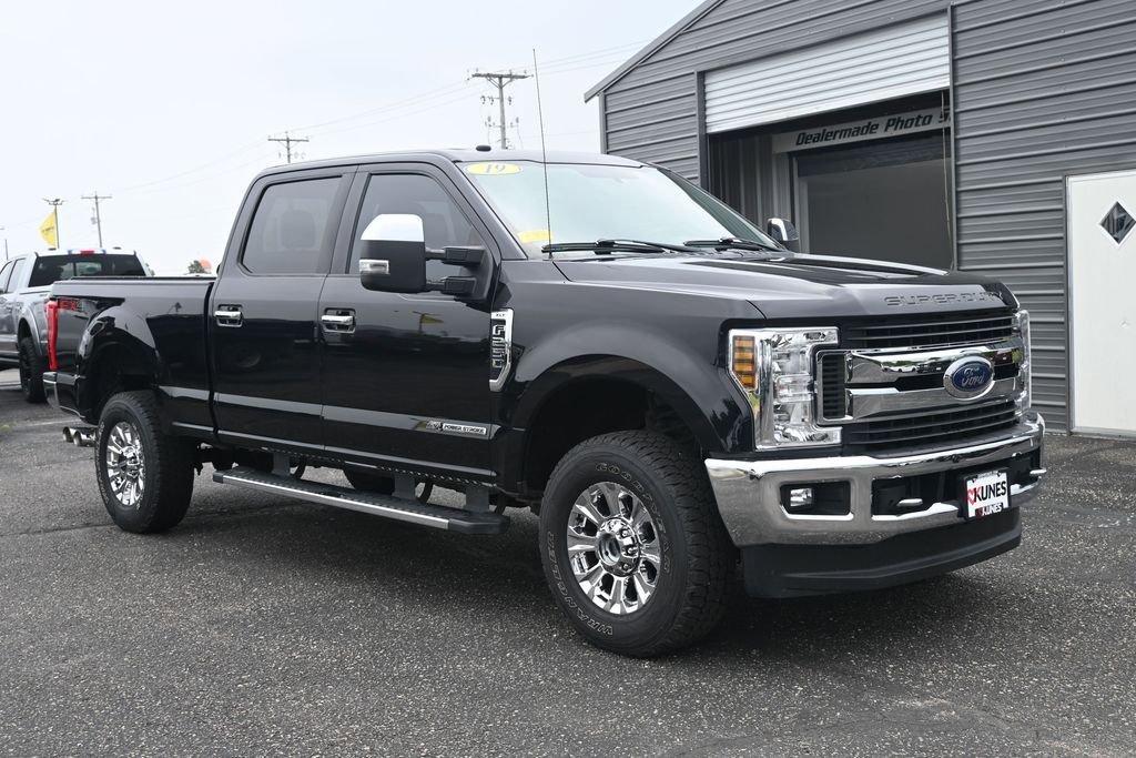 Used 2019 Ford F250 XLT w/ XLT Premium Package AWD/4WD image 3