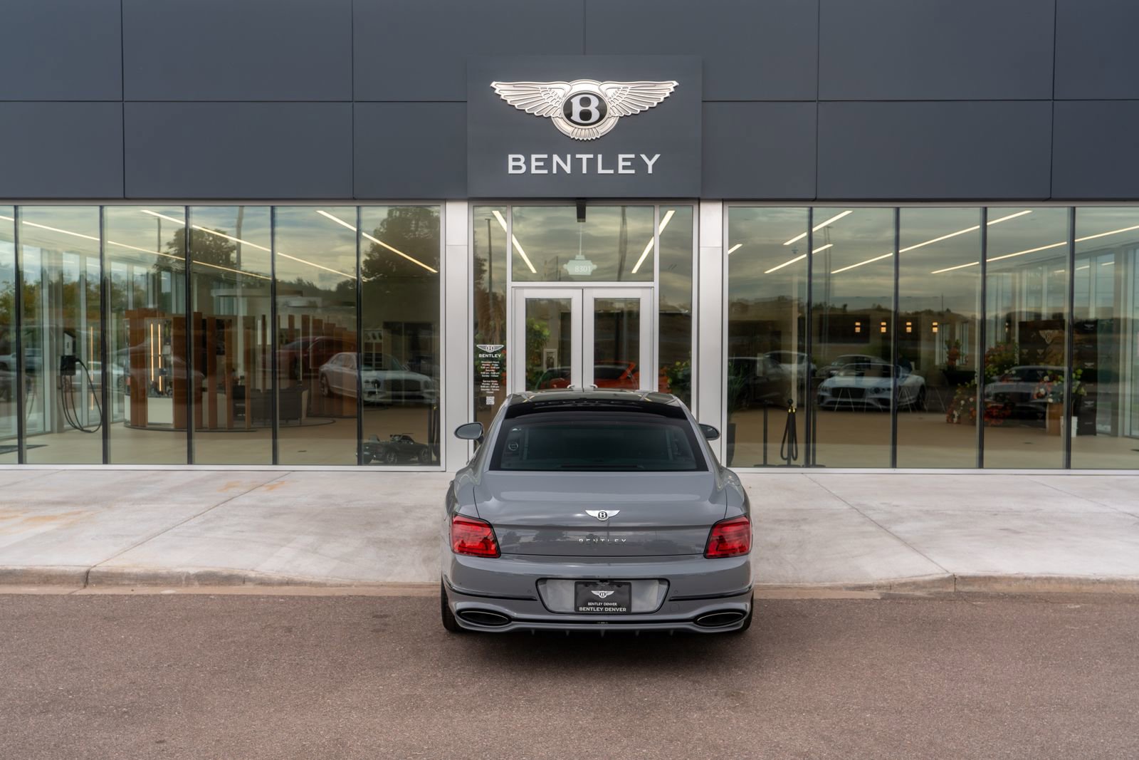 New 2025 Bentley Flying Spur Plug-In Hybrid image 15