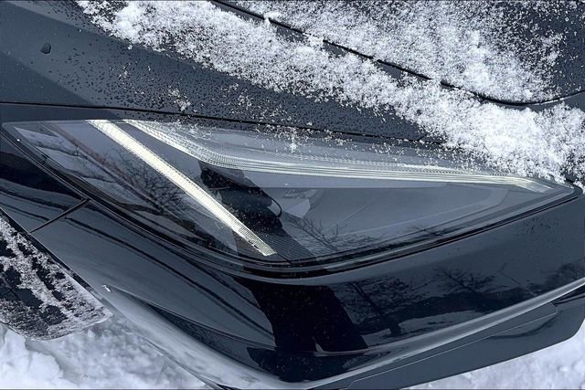 Used 2024 Chevrolet Corvette Stingray Convertible w/ 1LT image 25