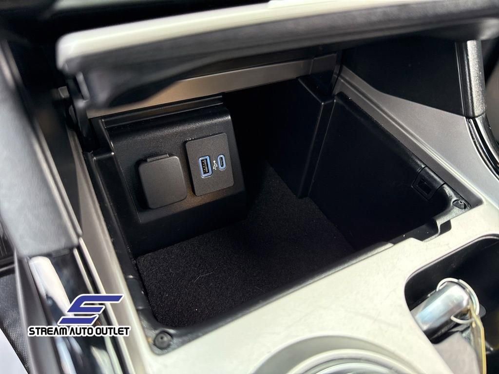 Used 2023 Ford Explorer ST-Line w/ Class IV Trailer Tow Package image 40