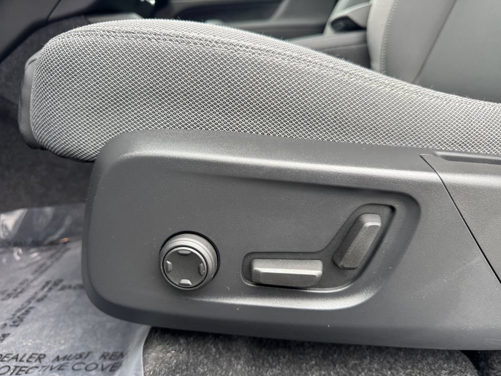 Certified 2023 Volvo C40 P8 Recharge Plus w/ Climate Package AWD/4WD image 12