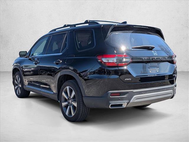 Used 2025 Honda Pilot Touring image 7