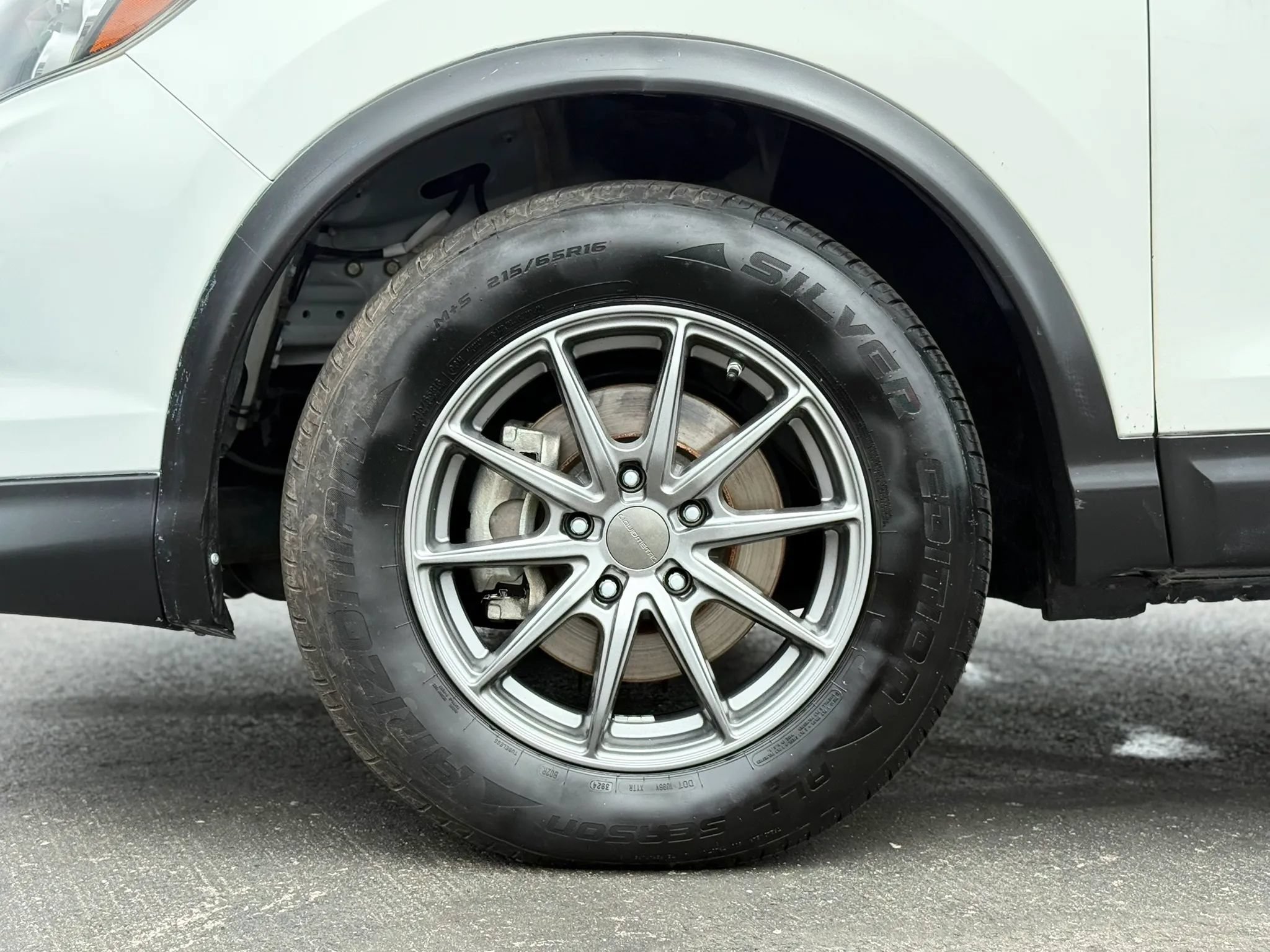Used 2018 Nissan Rogue Sport S AWD/4WD image 38