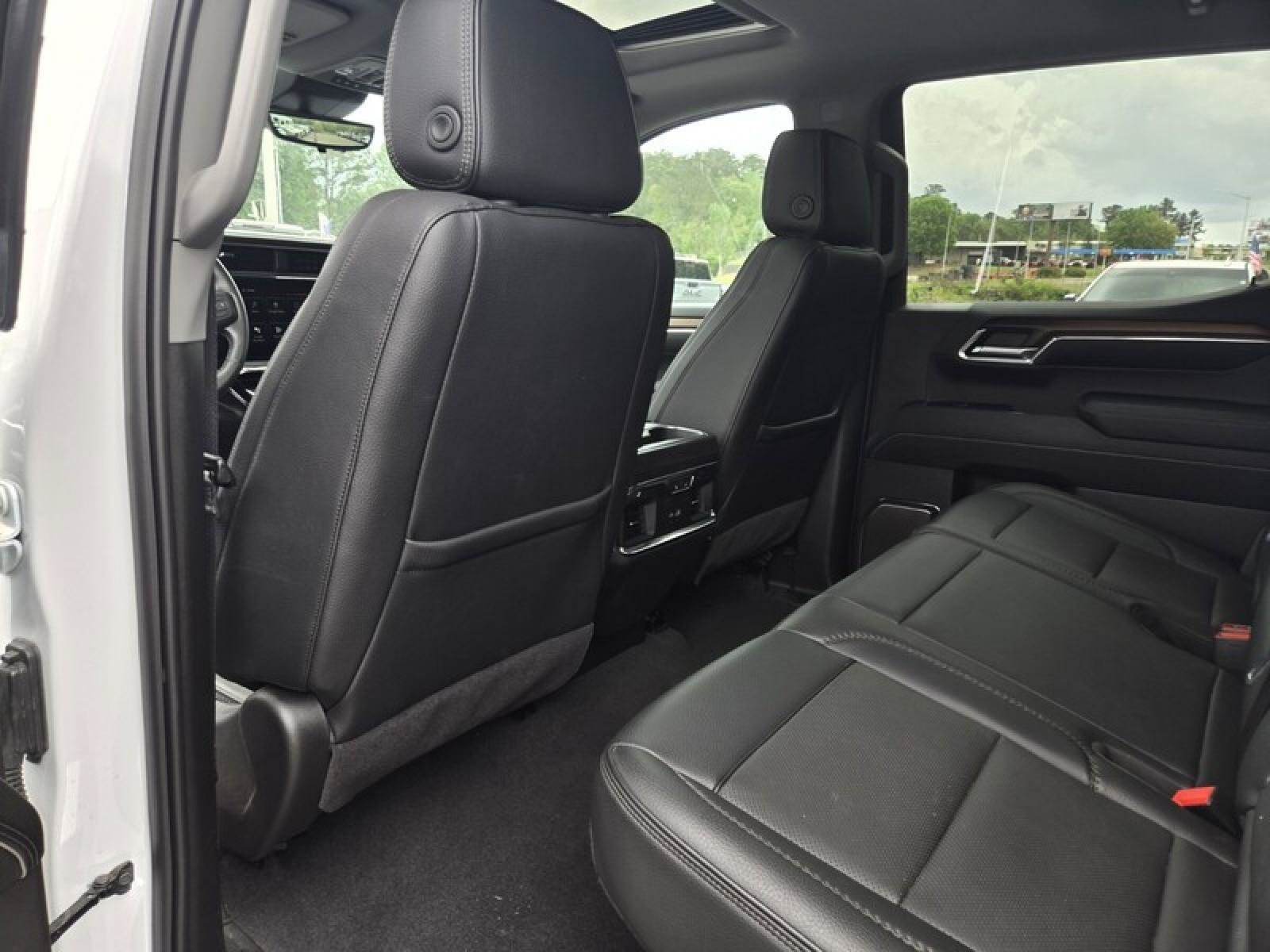 Used 2024 GMC Sierra 1500 Denali w/ Technology Package AWD/4WD image 25