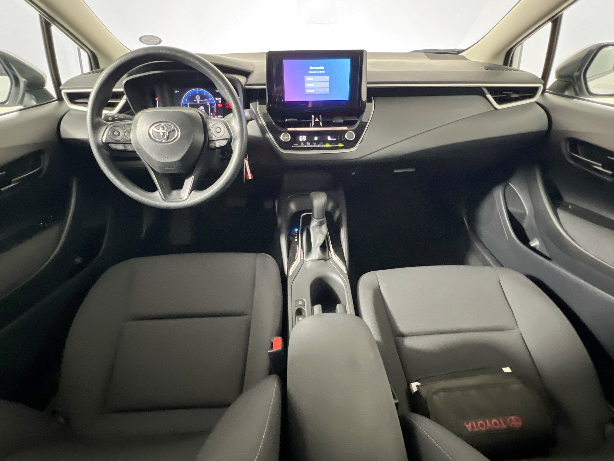 Used 2026 Toyota Corolla LE FWD image 27
