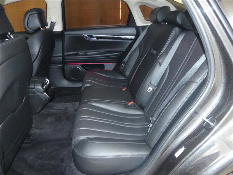 Used 2025 Genesis G80 2.5T image 29