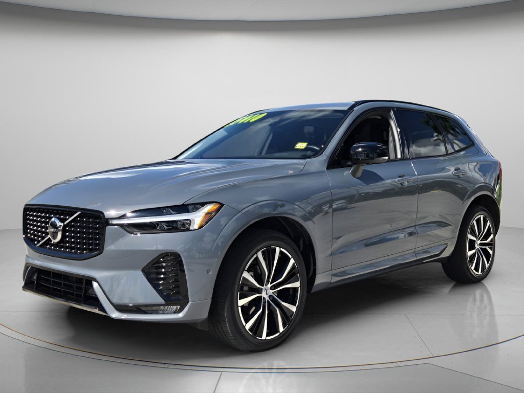 Used 2024 Volvo XC60 B5 Plus AWD/4WD image 7