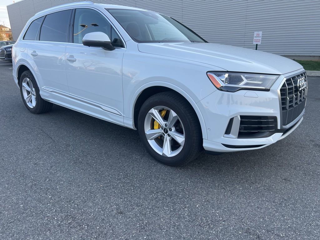 Used 2021 Audi Q7 3.0T Premium image 3