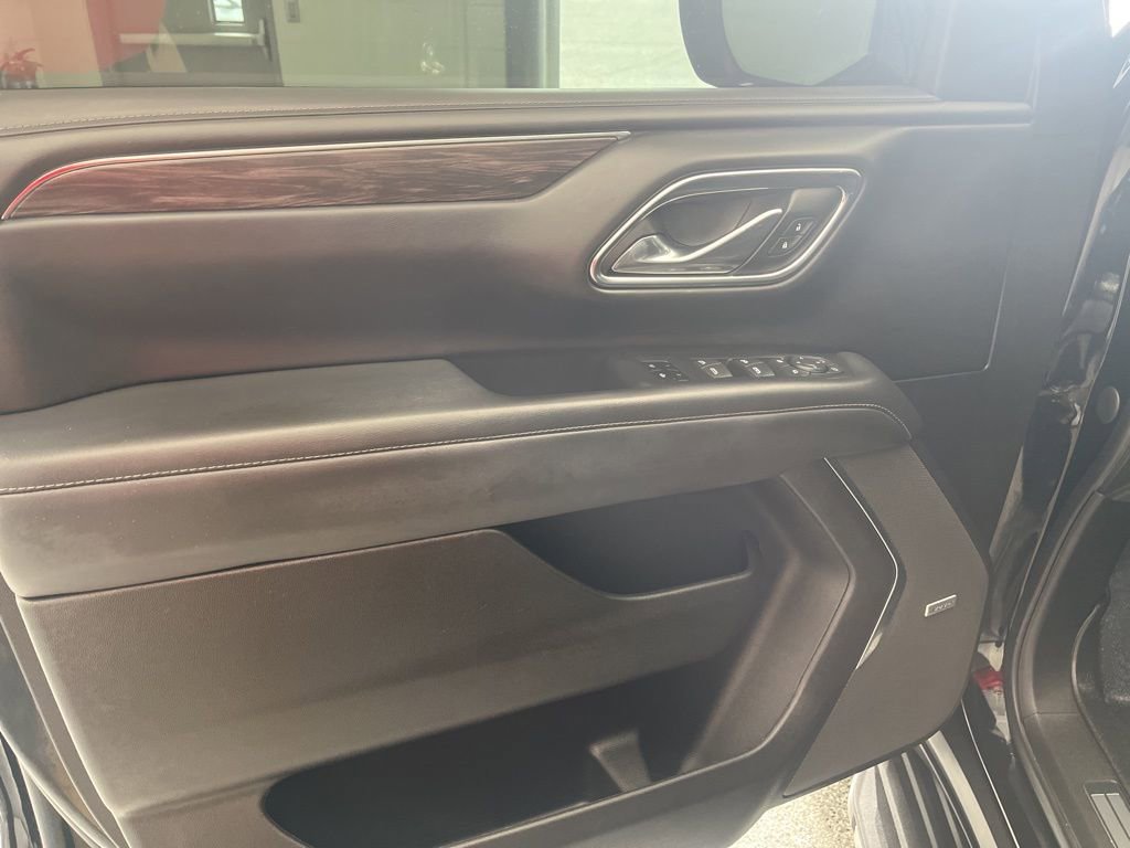 Used 2023 Chevrolet Tahoe LT w/ Luxury Package image 12