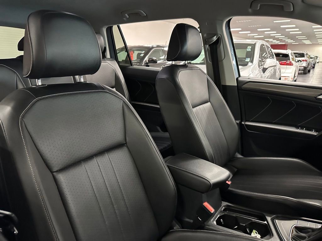 Used 2022 Volkswagen Tiguan SE FWD image 32