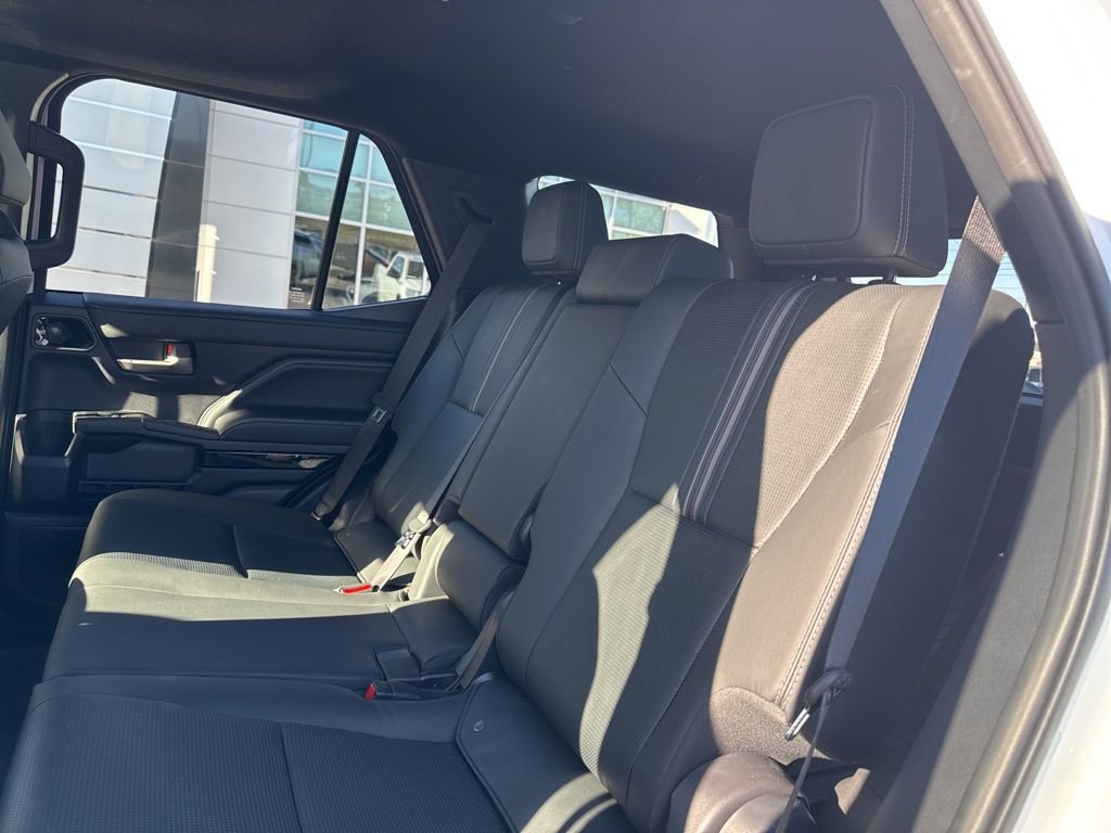 Used 2025 Toyota 4Runner Limited image 24