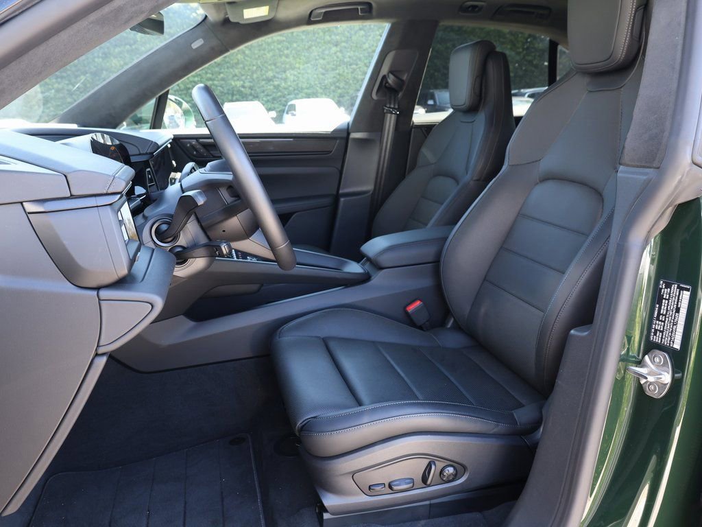Used 2025 Porsche Macan Turbo Electric image 18