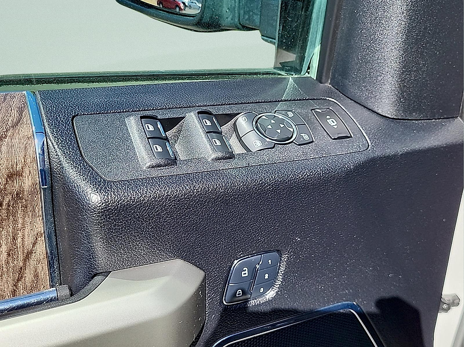 Used 2017 Ford F250 Lariat w/ Lariat Ultimate Package AWD/4WD image 14