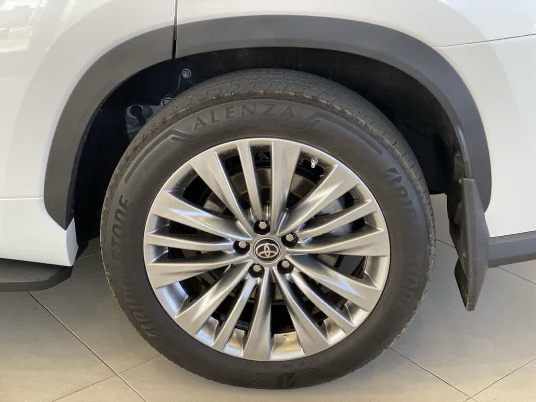 Used 2024 Toyota Highlander Platinum AWD/4WD image 13